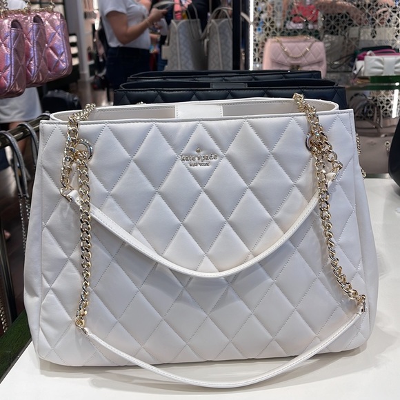 Kate Spade Carey Tote
COLOR:
Parchment
NWT - Picture 6 of 16